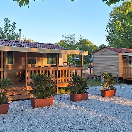 Comfortable Campsite-chalet G12 Tuscany Near Sea *