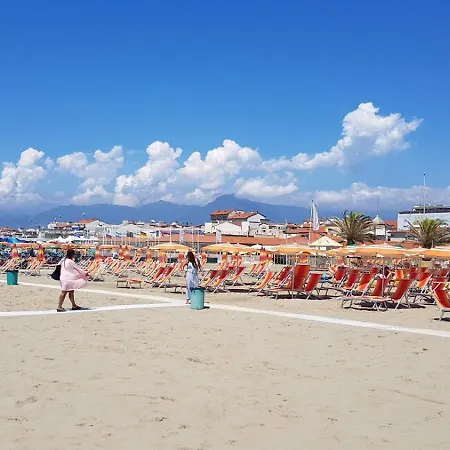 Comfortable Campsite-chalet G12 Tuscany Near Sea Chalet *